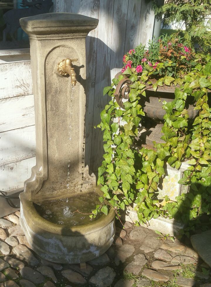 Brunnen für Wasserhahn | Rendezvous im Garten
